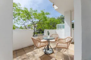 PUERTO BANUS APPARTEMENT 2 CHAMBRES 2 SALLES DE BAINS AVEC JARDIN - Image 3