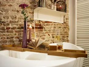 Georgia's Bathhouse - Image 3