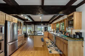 Eastside Eden - Pool, Hot Tub and Tastings Included - Image 4
