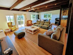 Eastside Eden - Pool, Hot Tub and Tastings Included - Image 3