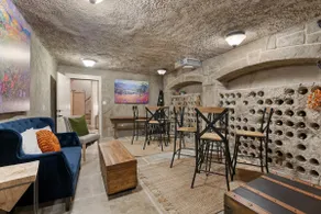 Lakeside Estate · Sleeps 20 · ACL / F1 Available - Image 3