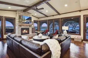 Lakeside Estate · Sleeps 20 · ACL / F1 Available - Image 5