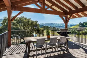 Private pond & views of rolling green hills - Image 4