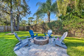 Walk to Lake: Stunning Central Florida Home! - Image 2