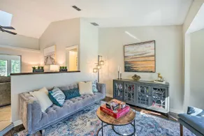 Walk to Lake: Stunning Central Florida Home! - Image 4