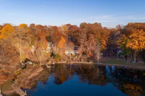 Lakefront, Private Lake, hot tub, Game Room & pets - Image 2