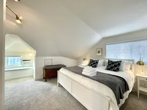 Capitol Hill K/Q Home + Parking | Stadium Access - Image 3