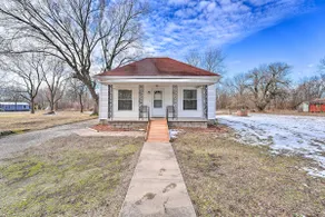 Historical West Mineral Escape w/ Porch! - Image 3
