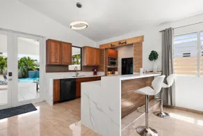 4 bedroom family reserve w/ pool+Solar Power - Image 5