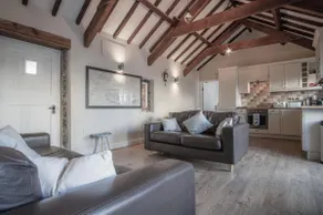 The Old Stables - 3 Bedroom Cottage - Angle - Image 2