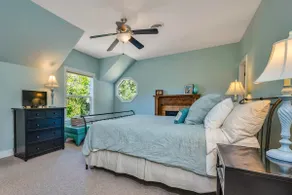 Healdsburg Farmhouse. Pool, spa, BBQ. Sleeps 10 - Image 5