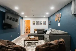 Red Rocks Basecamp: Hot Tub, Cinema, Large Yard - Image 3