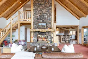Stanley Spacious Home with Panoramic Views - Image 4