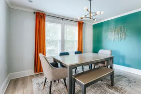 Cozy Craftsman: Newly Renovated/Downtown Staunton - Image 3