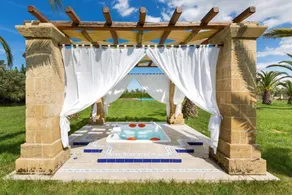Historic villa in the heart of the Terre del Negroamaro area - Image 3
