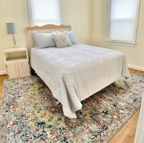 Sweet Magnolia- Affordable Stay Near DT and Beach - Image 5