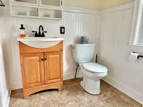 Sweet Magnolia- Affordable Stay Near DT and Beach - Image 3