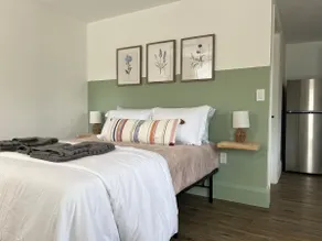 Cottage in Lakeland w/ Parking - Image 3