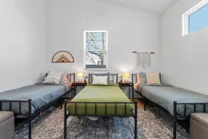Sol House | Fam & Friends | Close to Airport - Image 5