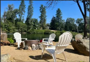 Deluxe Cabin 5 - Rogue River Resort - Image 4