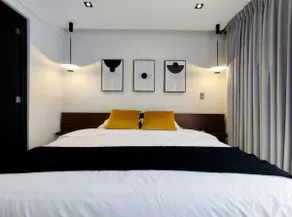Zen Charm in Heart of Roma: Unique Osaka-Style Apt - Image 2