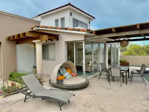 Oceanfront Escape: Pool, BBQ, & Sunset Views - Image 4