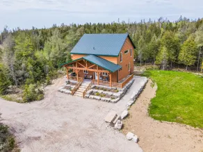Saw'N Loggz | Log Cabin | SAUNA | AC | Rustic - Image 3