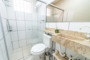 Up to 4 guests, 400MB Wi-Fi, Full Kitchen, J - Image 5
