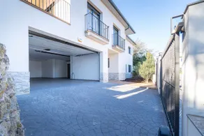 Beautiful villa with pool. - Image 4