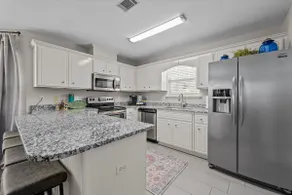 Gorgeous Glennfield with Pool! - Image 4