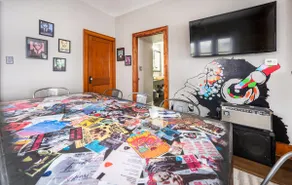 The Riff: Sleeps 10, Close to DT, music-themed fun - Image 3