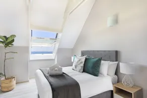 Dolphin Beach H301 - Image 2