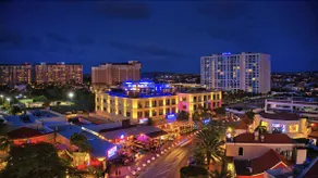 Luxury 3 Bed Palm Beach Strip Condo! - Image 2