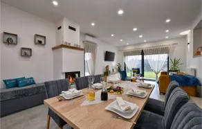 Stunning Home In Vinica Breg - Image 3