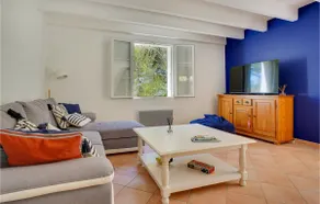 3 Bedroom Awesome Home In Saint-Georges-D'oléron - Image 4