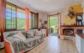 Gorgeous Home In Testana - Image 4