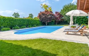 Stunning Home In Fanzolo Di Vedelago - Image 2