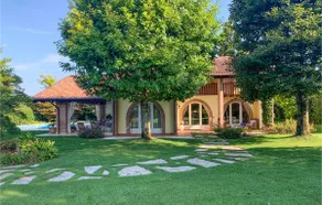 Stunning Home In Fanzolo Di Vedelago - Image 1