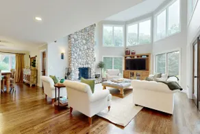 Enchanting Retreat with Tennis, Golf & Firepit - Image 2
