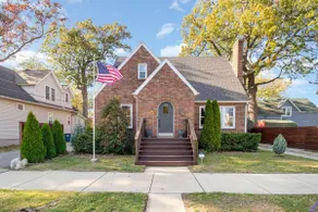 Big Brick Bungalow - Lower Unit - Image 3