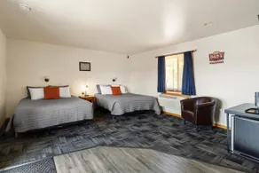 Lakeside Double Queen Suite | Upper-Level Retreat - Image 4