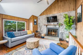 Stone chalet w views & hot tub - Image 2