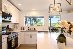 6615 Green Lake · 3b2b Modern Unit w/ Stunning Green Lake View - Image 4
