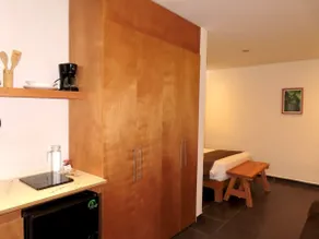 Studio with pool - Image 5