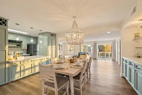 Relax in Beachside Comfort with Stunning Views - Image 4