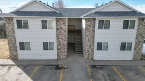 Spacious Two-Bed Updated Near DIA easy Denver Access - Image 4