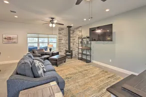 Home w/ Screened Porch - Near Toledo Bend Lake! - Image 4