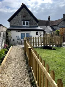 The Dog House, Mere - Image 3