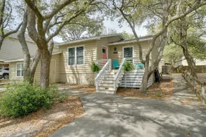 Oak Island Vacation Rental < 1 Mi to Beach! - Image 2