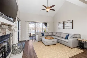 Gorgeous, Completely Remodeled, Waterfront Condo on Aspen Lake! - Image 2